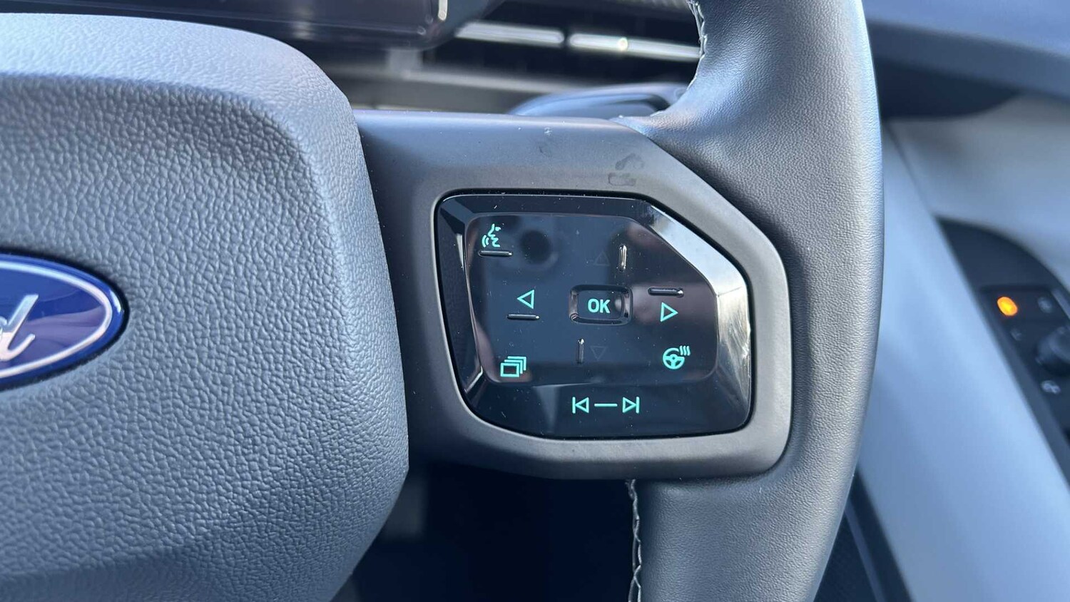 Used Ford Capri 2024 for sale - 77943123: Photo 28