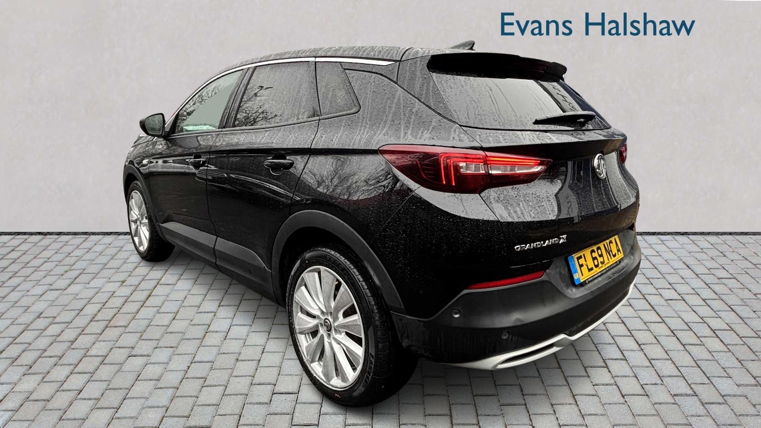 Used Vauxhall Grandland X 2019 for sale - 76672927: Photo 2