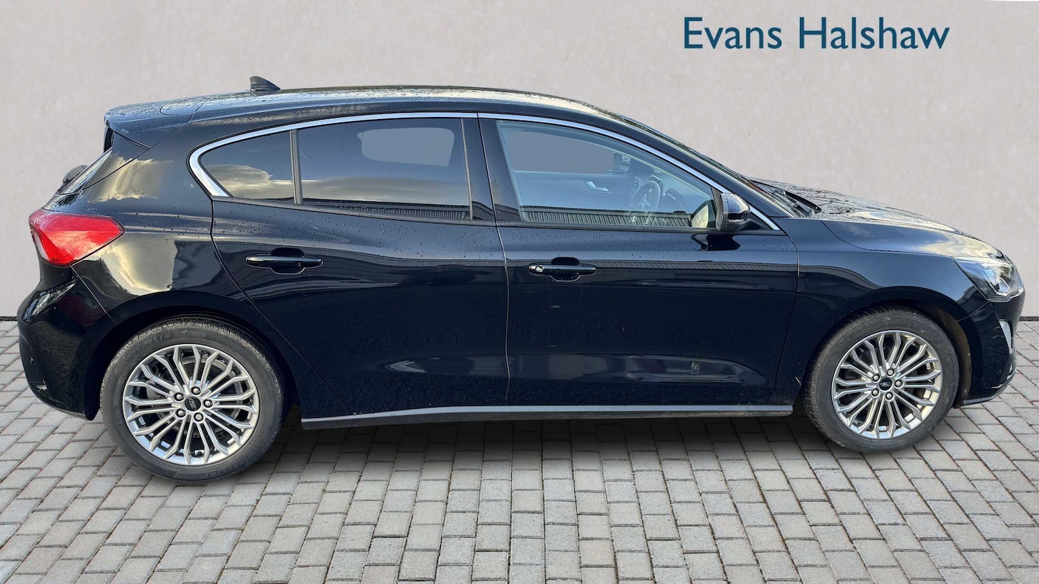 Used Ford Focus 2019 for sale - 76351606: Photo 2