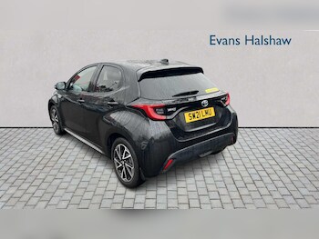 Used Toyota Yaris 2021 for sale - 77615578: Photo