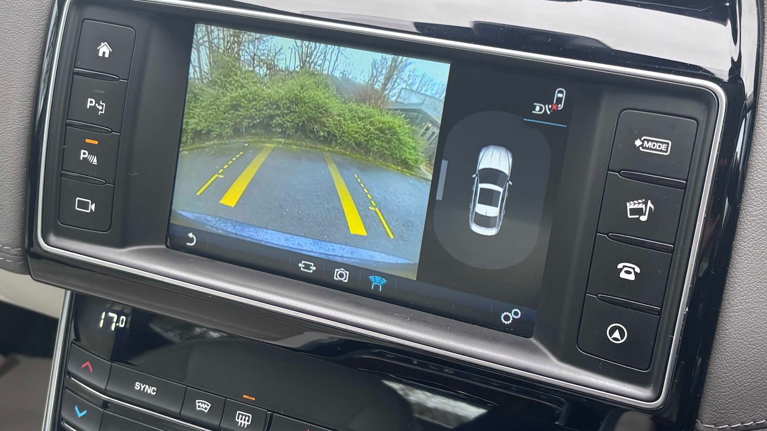 Used Jaguar XE 2016 for sale - 77561074: Photo 17