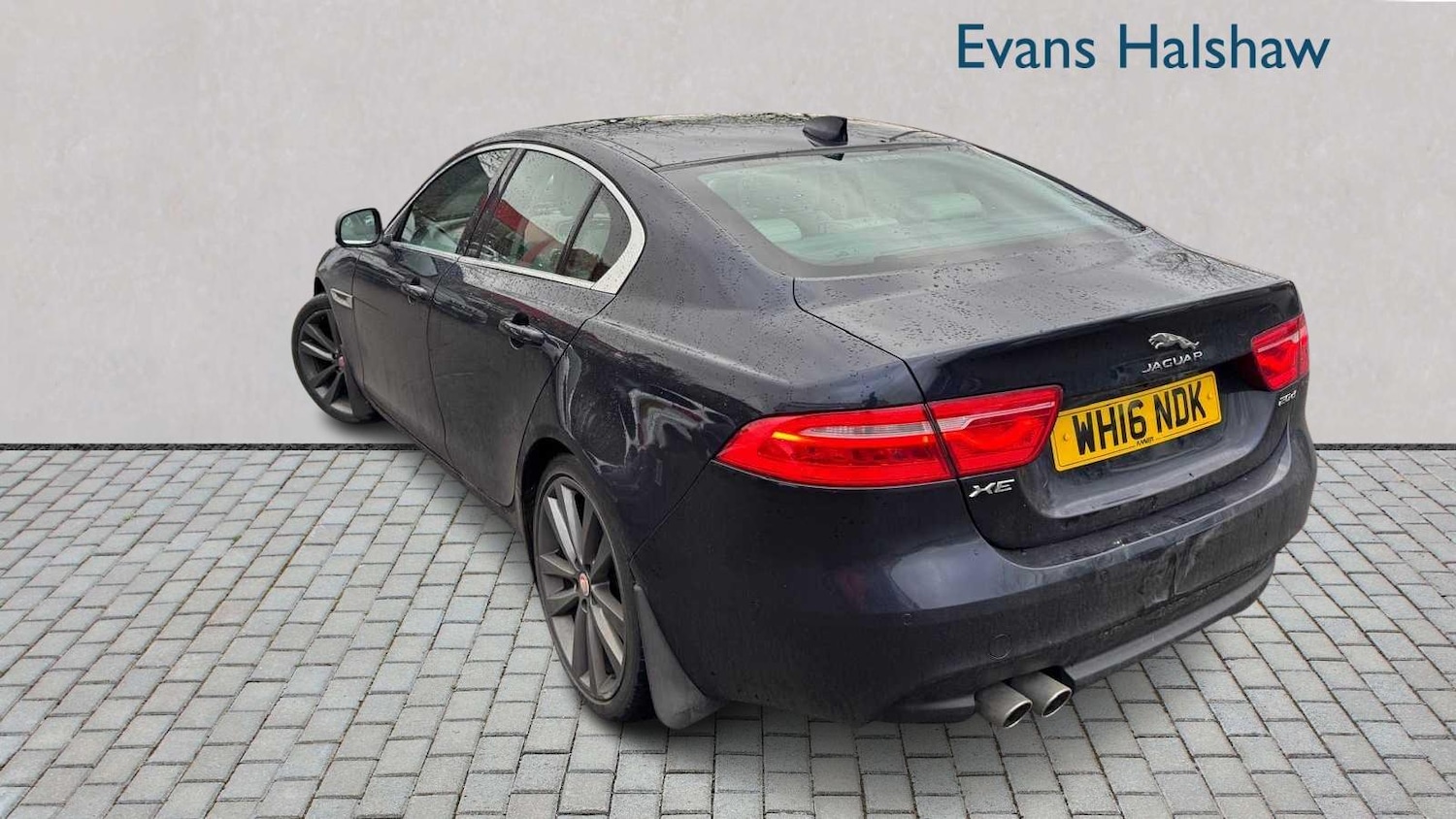 Used Jaguar XE 2016 for sale - 77561074: Photo 2