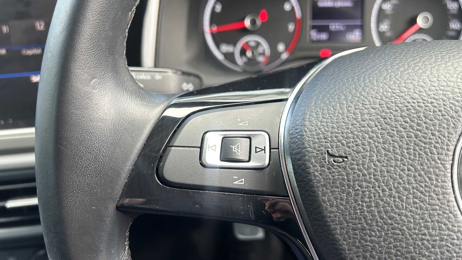 Used Volkswagen Polo 2020 for sale - 76286348: Photo 24