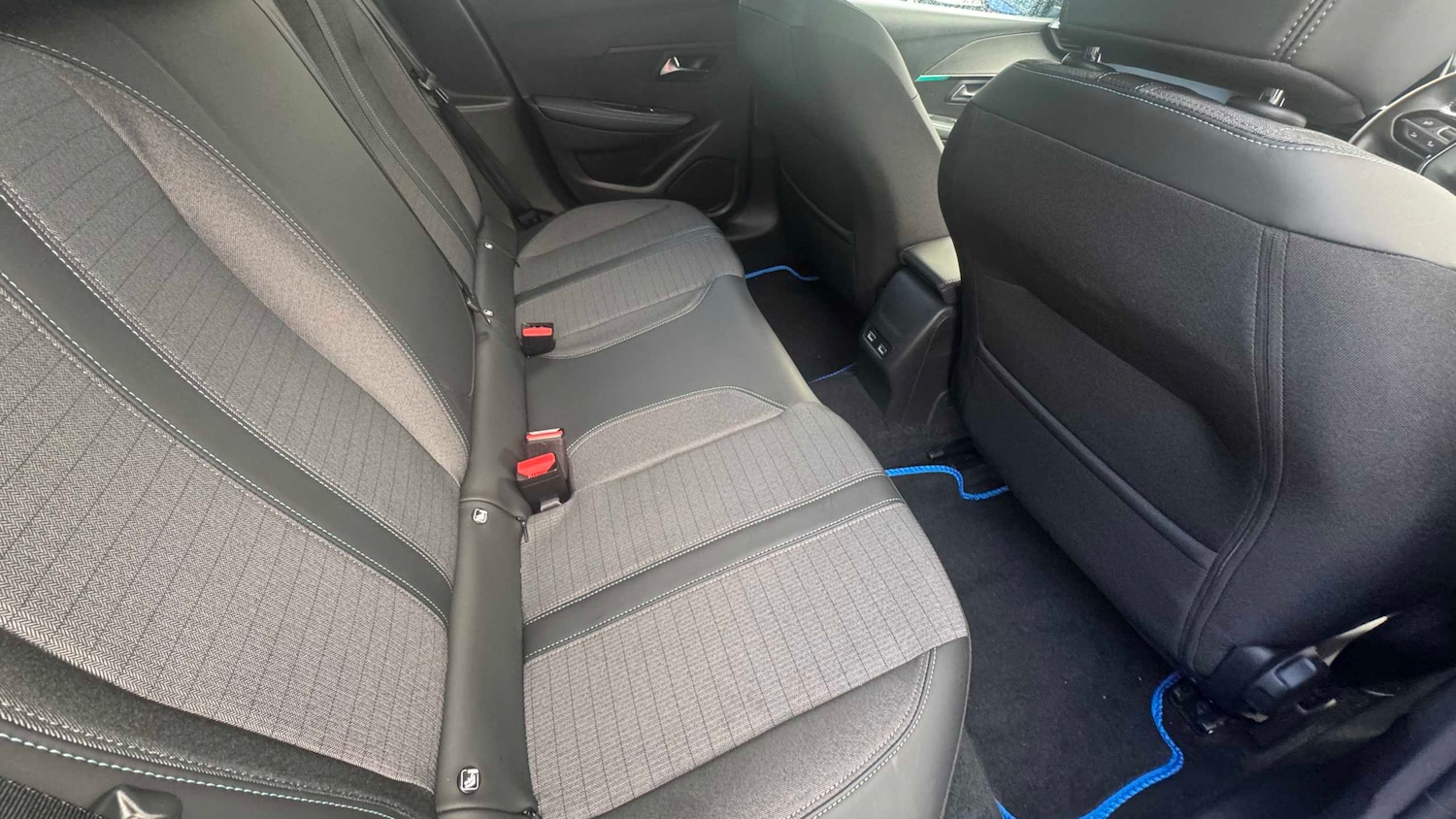 Used Peugeot 208 2023 for sale - 76902435: Photo 7