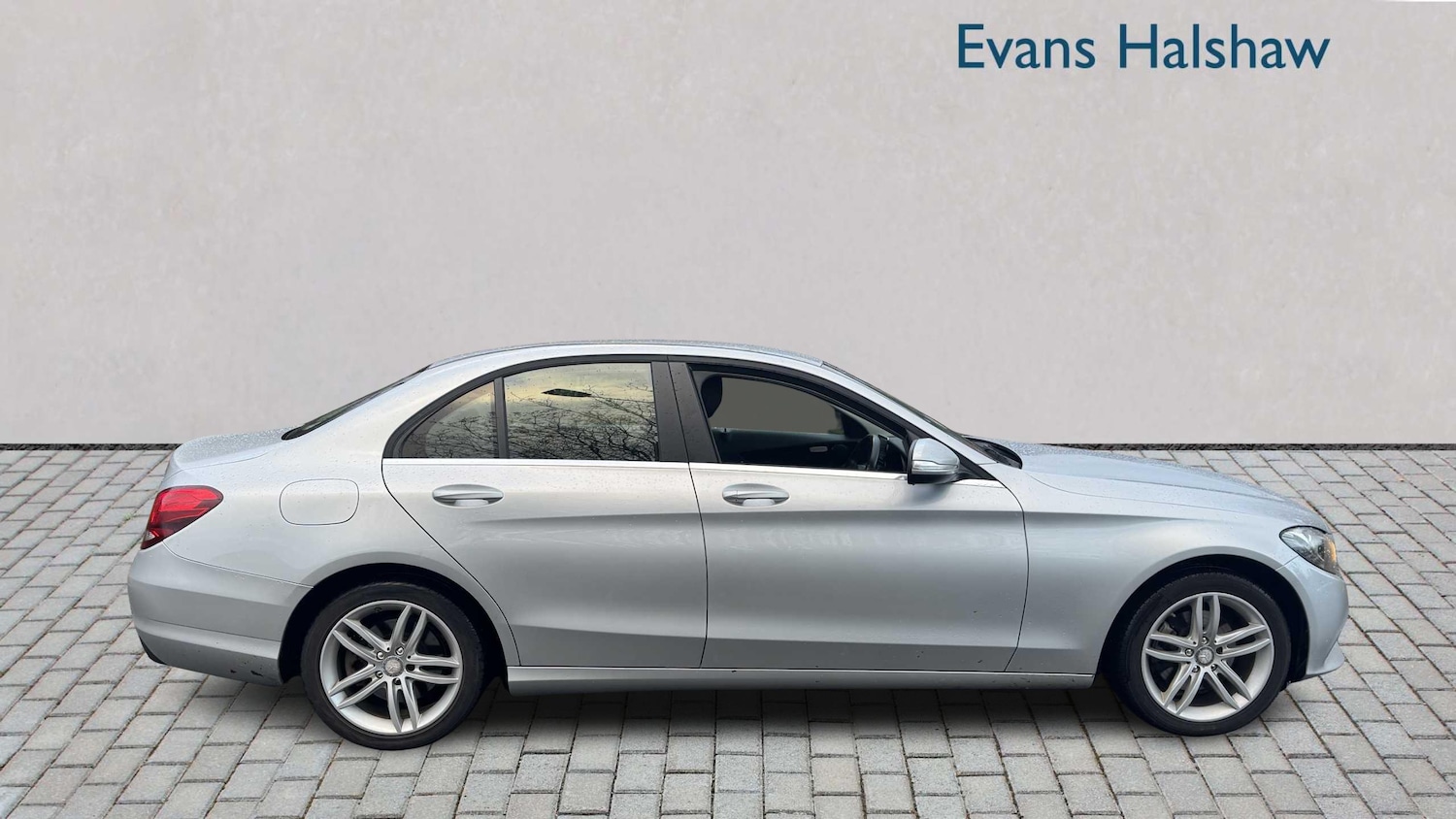 Used Mercedes-Benz C Class 2015 for sale - 76902257: Photo 2