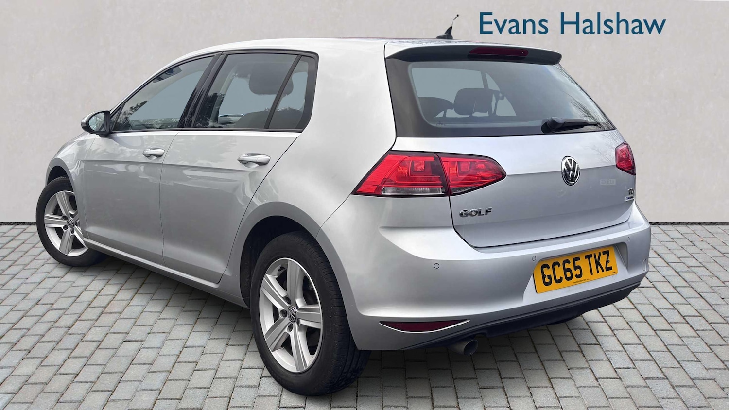 Used Volkswagen Golf 2016 for sale - 77164432: Photo 2