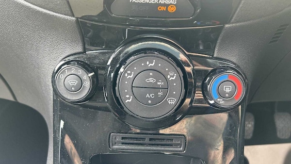 Used Ford Fiesta 2017 for sale - 75812269: Photo 22