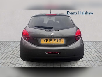 Used Peugeot 208 2019 for sale - 76442402: Photo