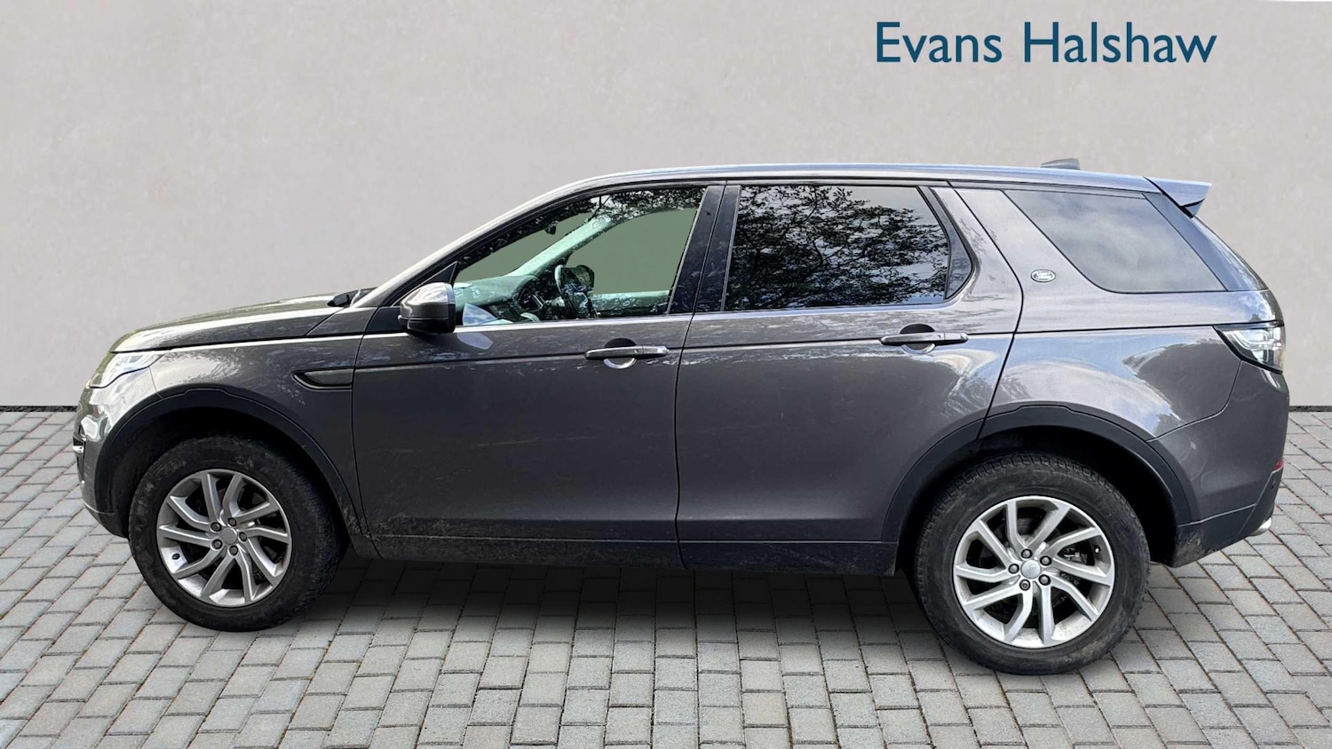 Used Land Rover Discovery Sport 2017 for sale - 76351695: Photo 4