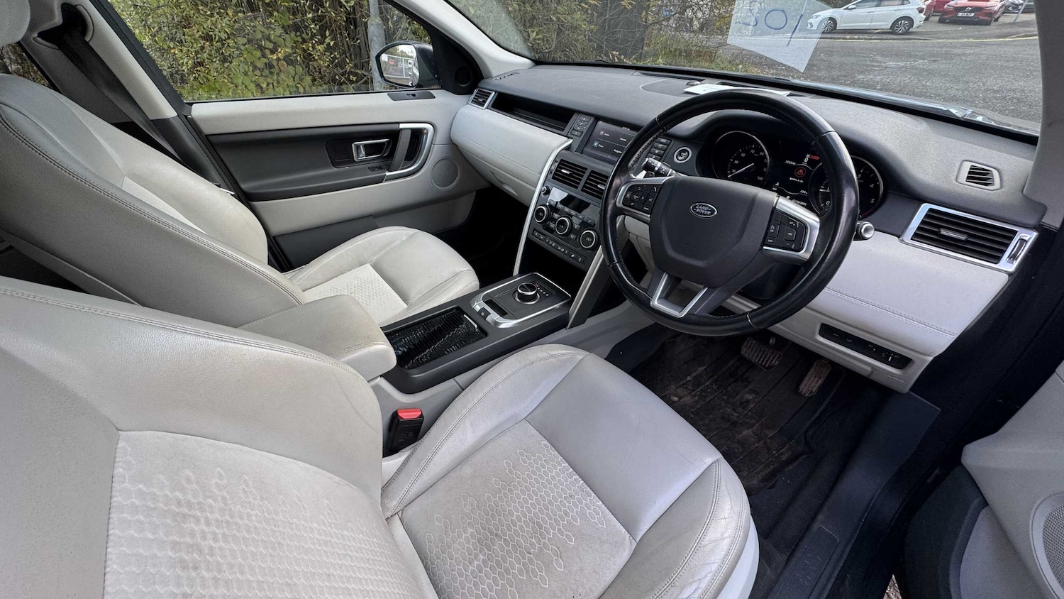 Used Land Rover Discovery Sport 2017 for sale - 76351695: Photo 6