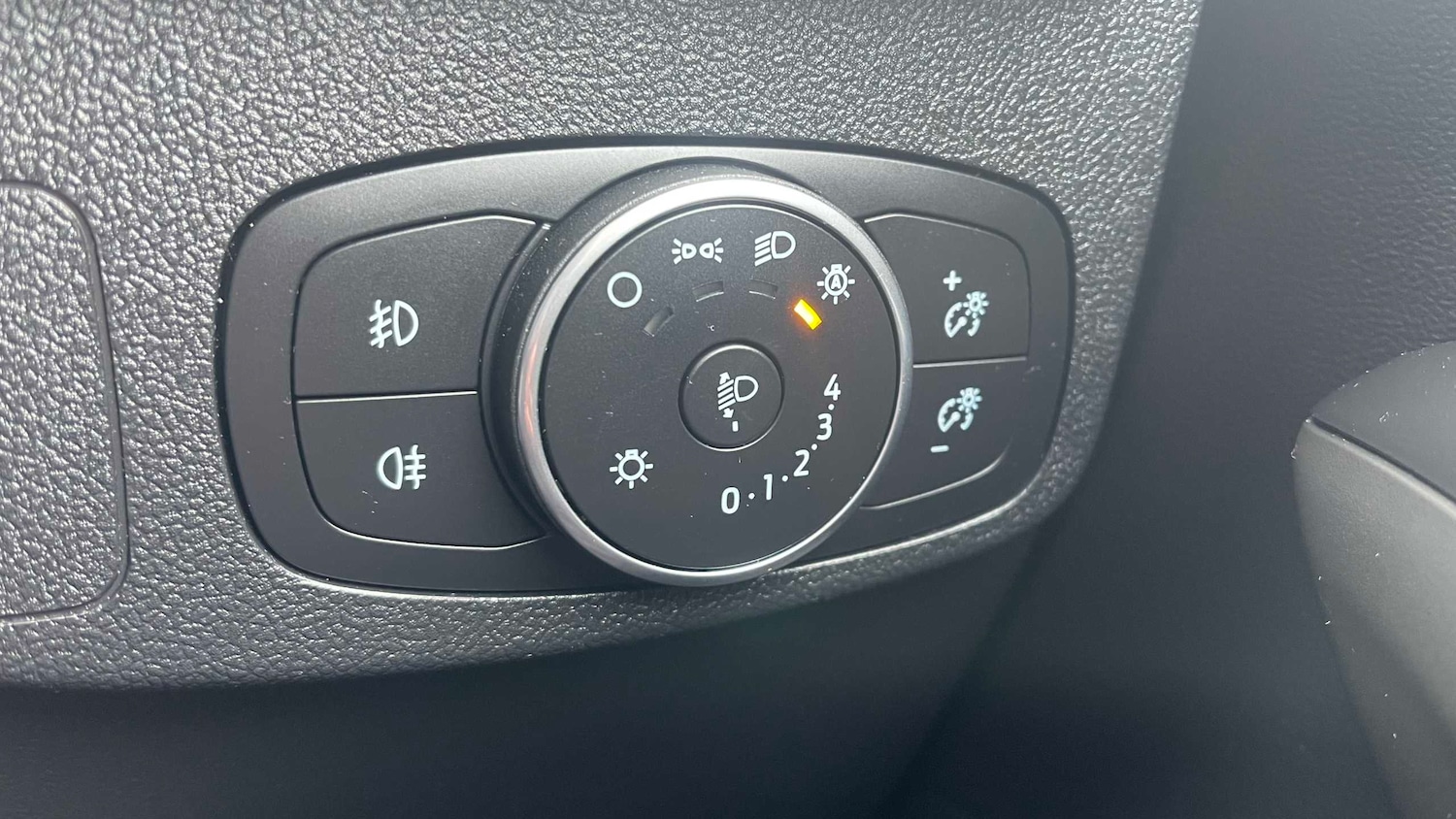 Used Ford Focus 2020 for sale - 77648940: Photo 18