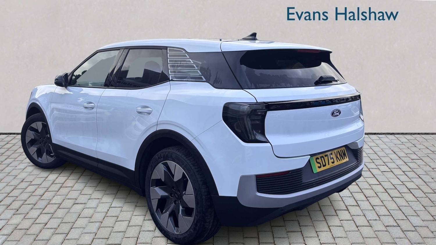 Used Ford Explorer 2025 for sale - 76967944: Photo 2