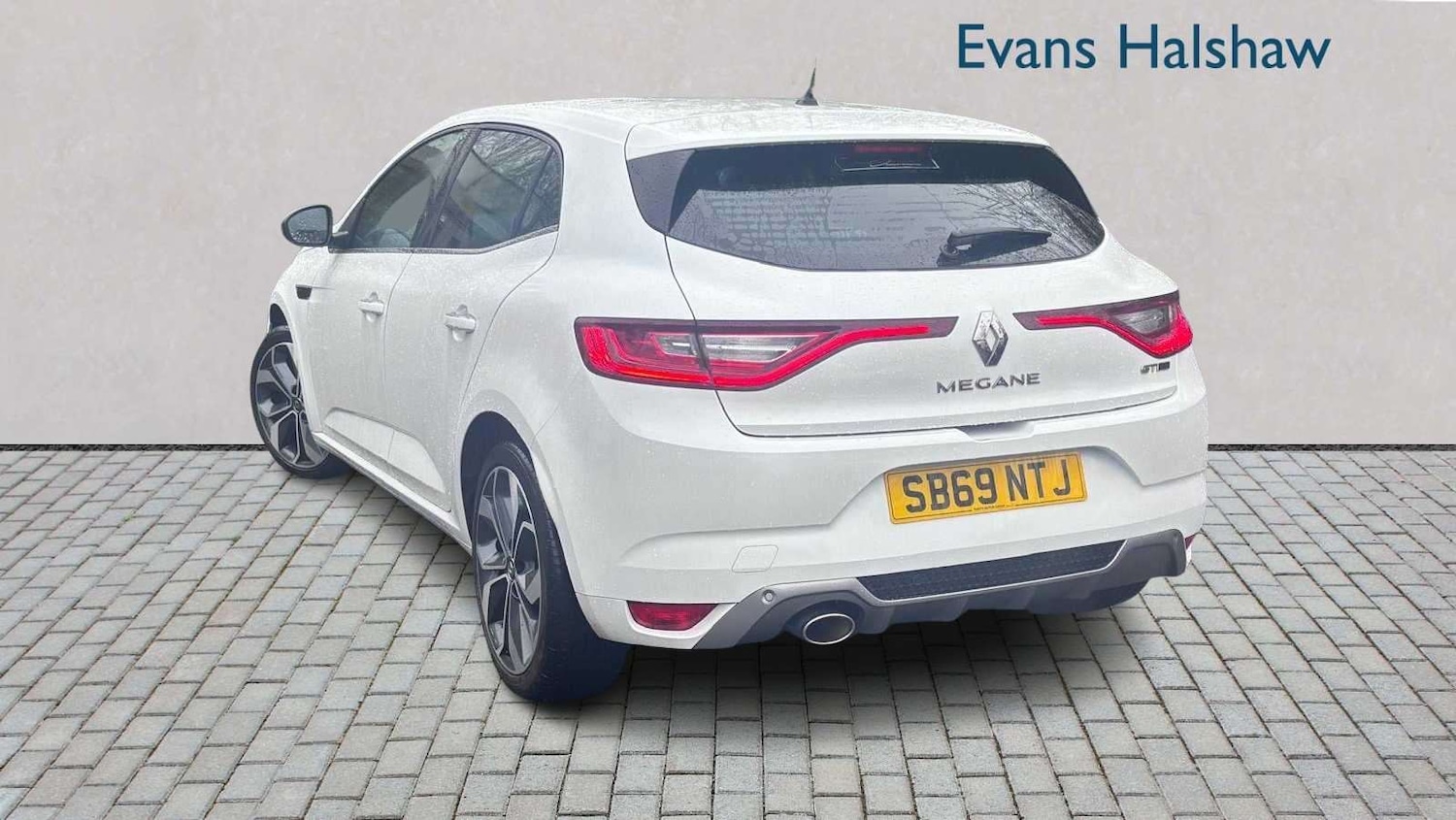 Used Renault Megane 2019 for sale - 77913910: Photo 2
