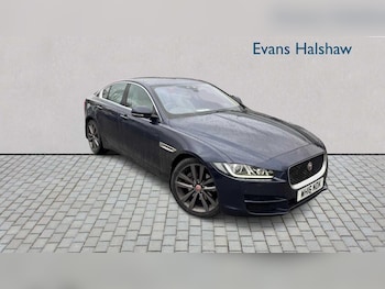 Used Jaguar XE 2016 for sale - 77333875: Photo