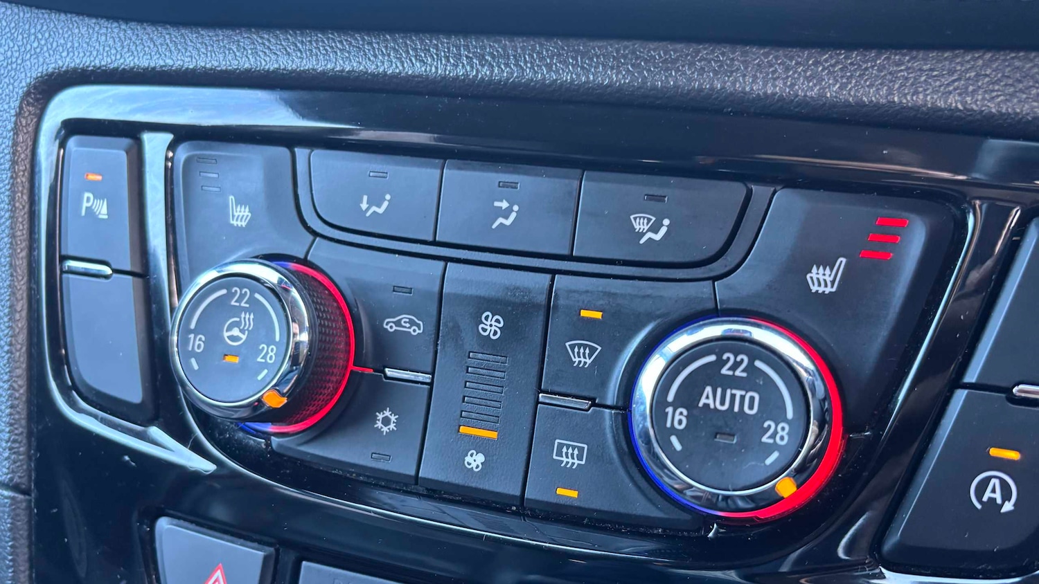 Used Vauxhall Mokka X 2017 for sale - 76442452: Photo 15