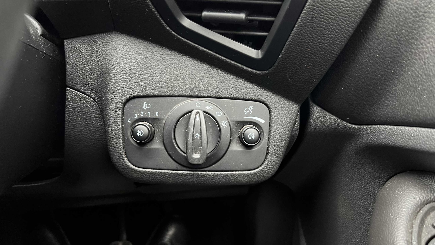 Used Ford Kuga 2017 for sale - 76125956: Photo 29