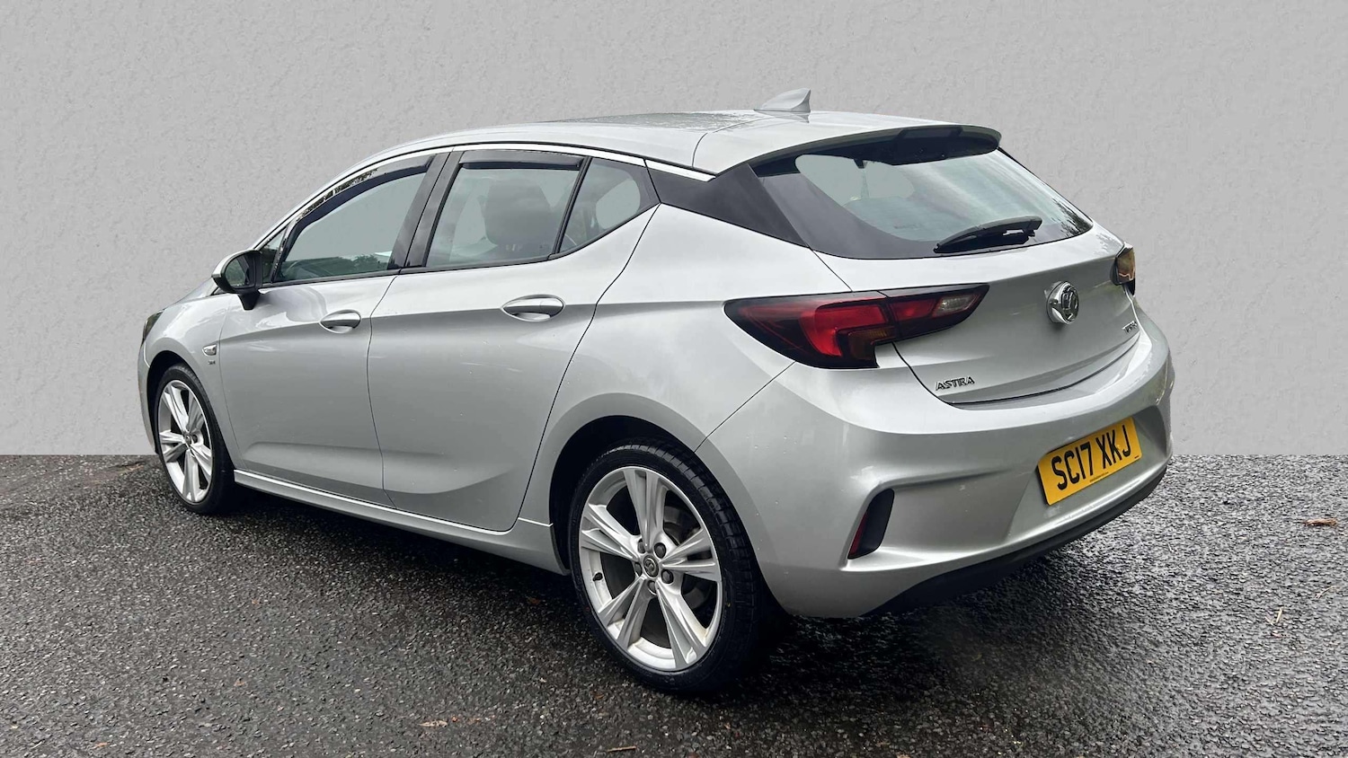 Used Vauxhall Astra 2017 for sale - 76034627: Photo 2