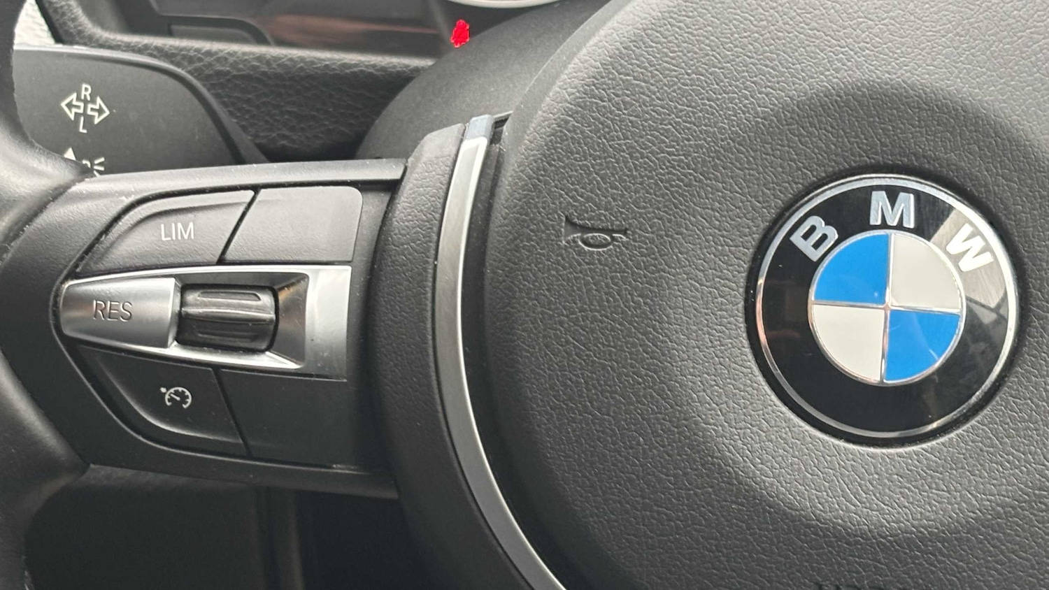 Used BMW 3 Series 2019 for sale - 76075260: Photo 24