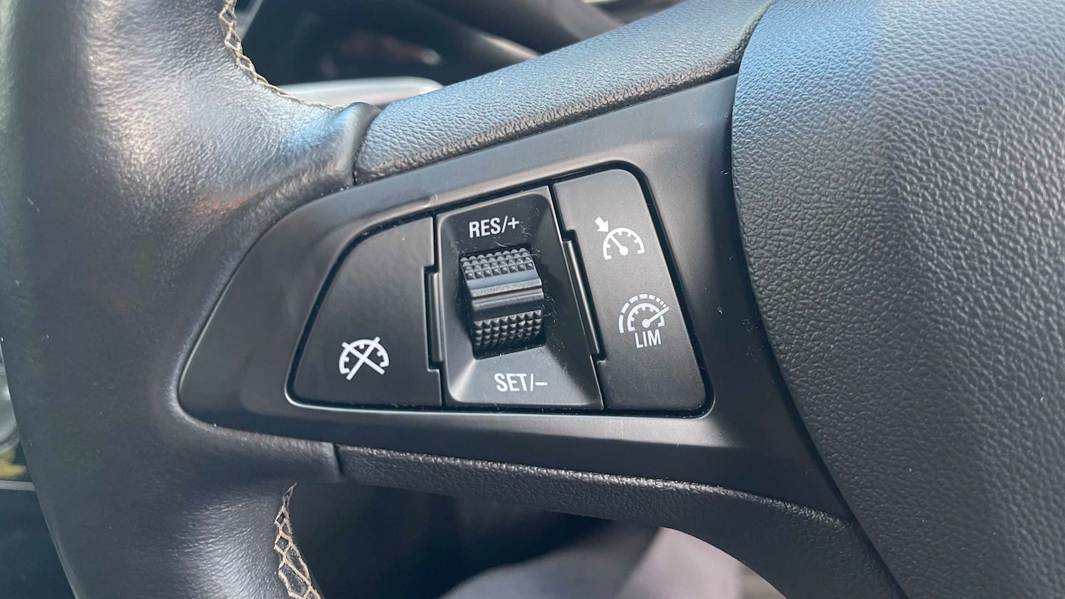 Used Vauxhall Astra 2018 for sale - 76351579: Photo 22