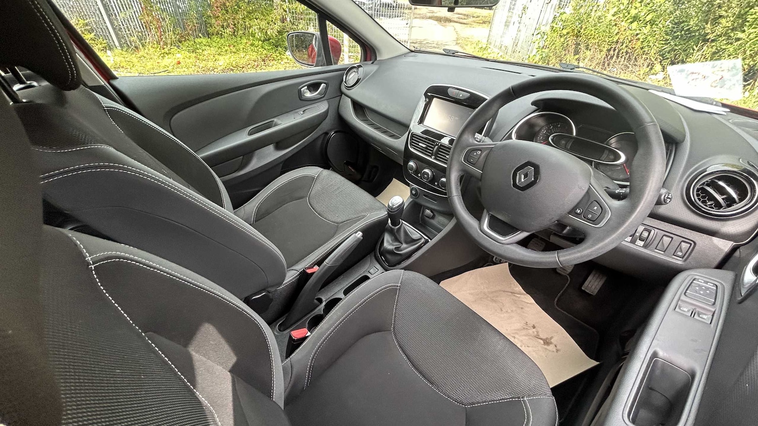 Used Renault Clio 2017 for sale - 75993877: Photo 10