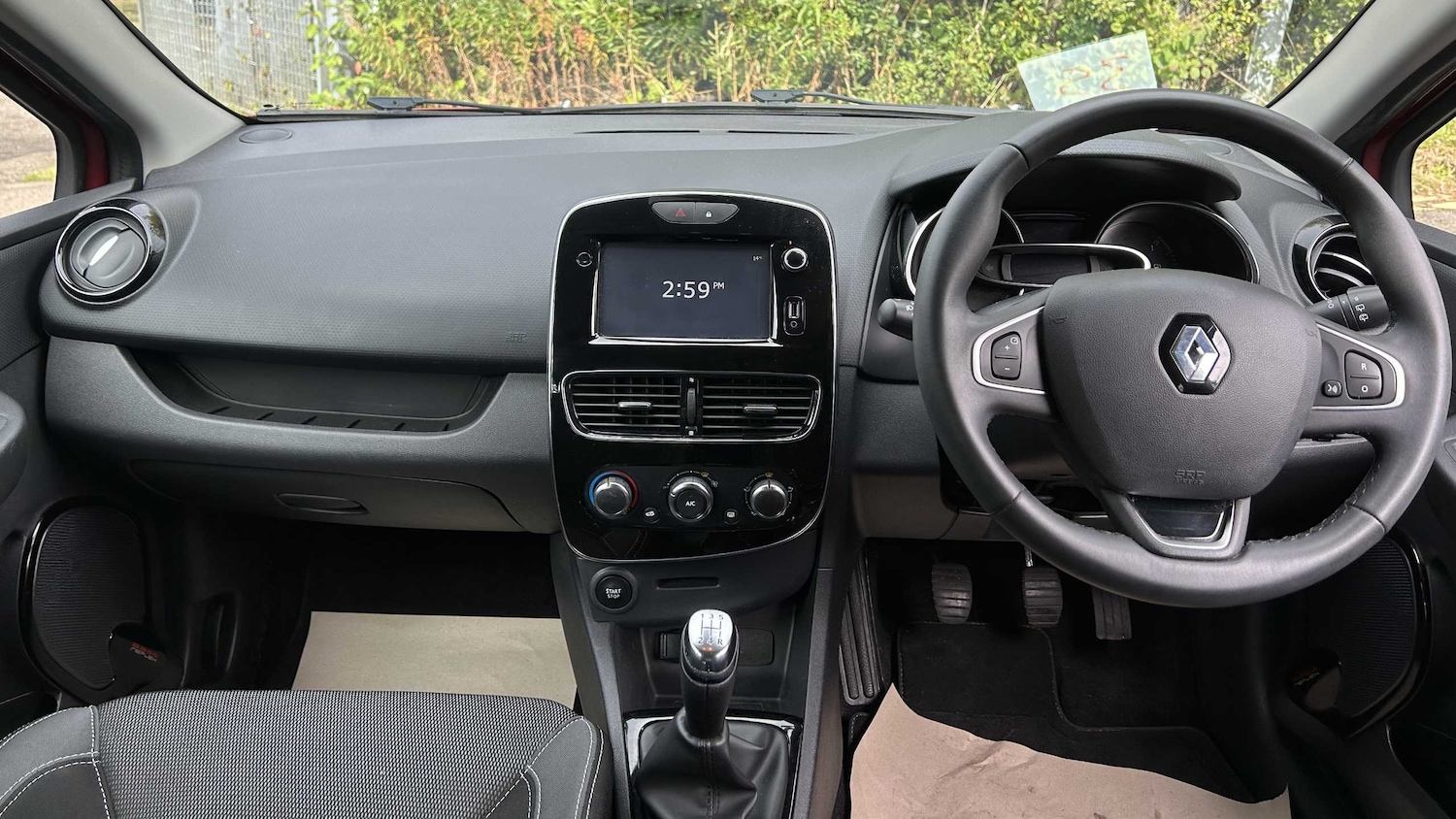 Used Renault Clio 2017 for sale - 75993877: Photo 12