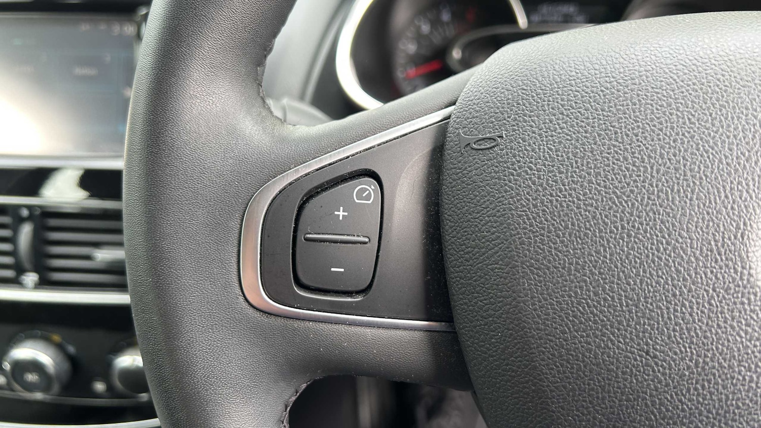 Used Renault Clio 2017 for sale - 75993877: Photo 21