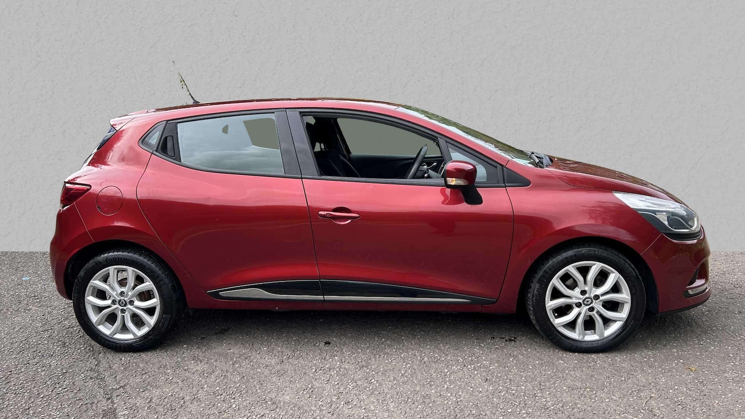 Used Renault Clio 2017 for sale - 75993877: Photo 4