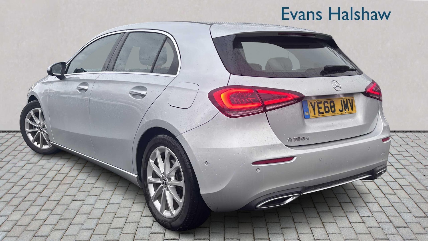 Used Mercedes-Benz A-Class 2018 for sale - 76827660: Photo 2