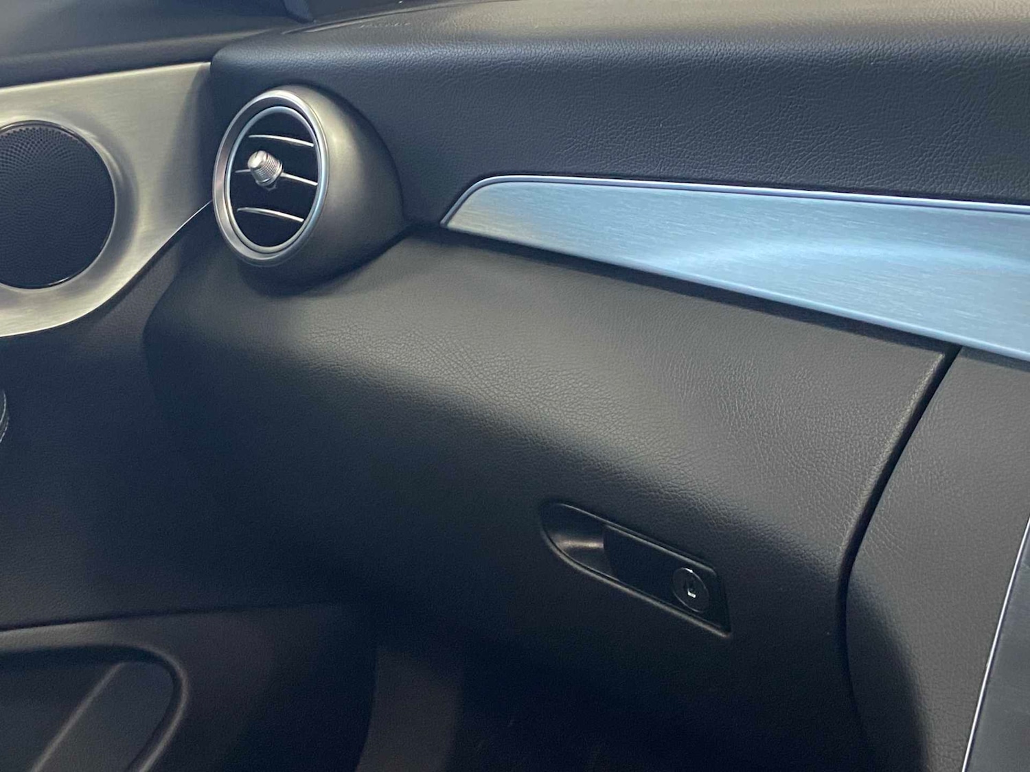 Used Mercedes-Benz C Class 2016 for sale - 76929065: Photo 34