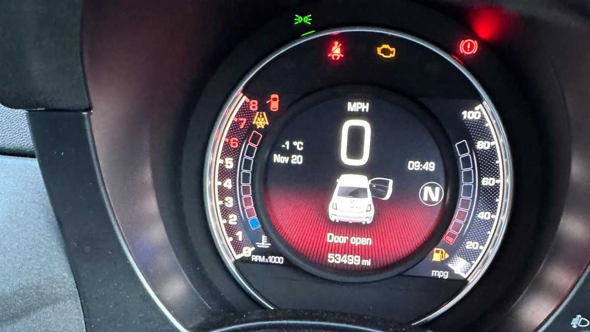 Used Abarth 595 2018 for sale - 77103121: Photo 8