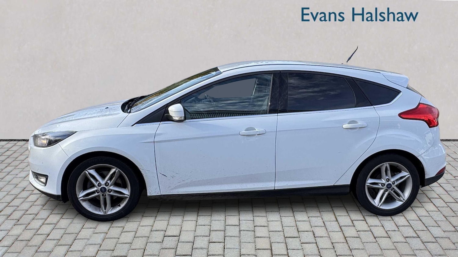 Used Ford Focus 2017 for sale - 76373805: Photo 4