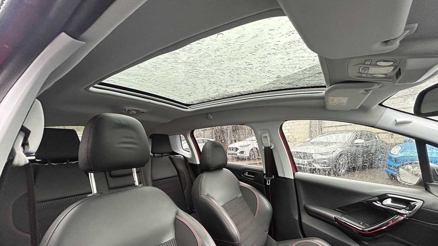 Used Peugeot 2008 2017 for sale - 76170047: Photo 8