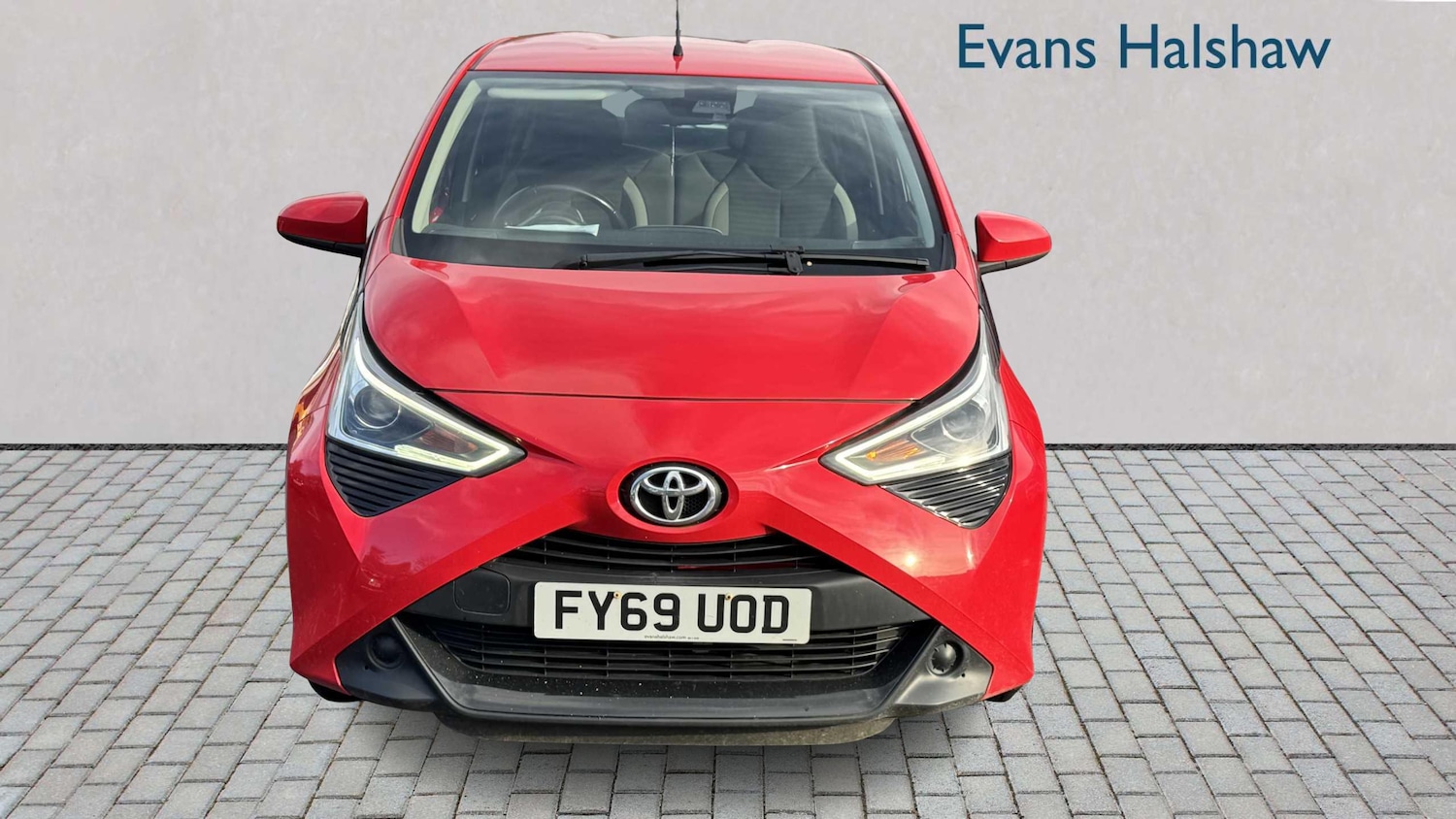 Used Toyota AYGO 2019 for sale - 76373834: Photo 2