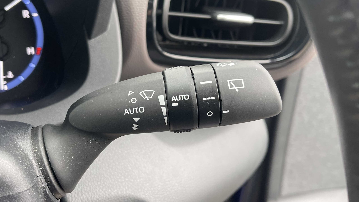 Used Toyota Yaris Cross 2022 for sale - 76272206: Photo 30