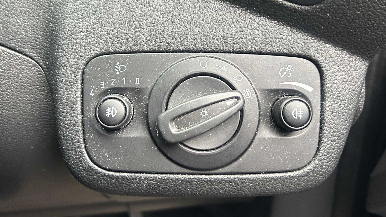 Used Ford Kuga 2017 for sale - 75813654: Photo 33