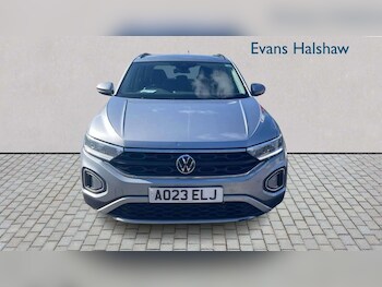 Used Volkswagen T-Roc 2023 for sale - 78666603: Photo