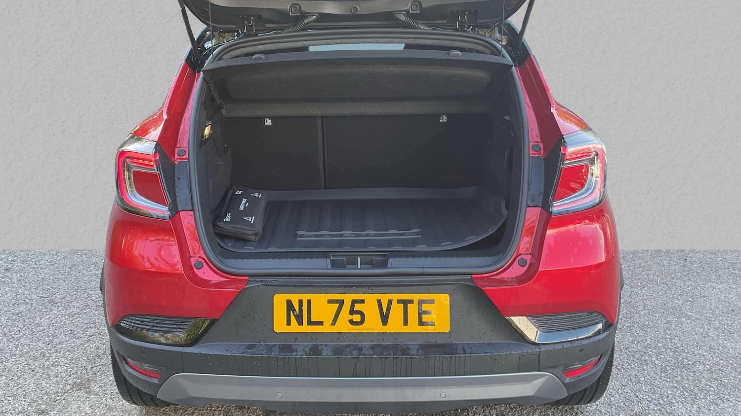 Used Renault Captur 2025 for sale - 76624551: Photo 4