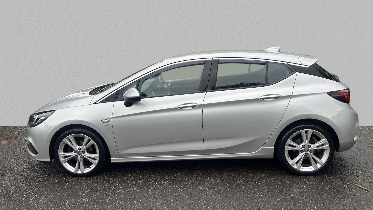 Used Vauxhall Astra 2017 for sale - 77389735: Photo 3