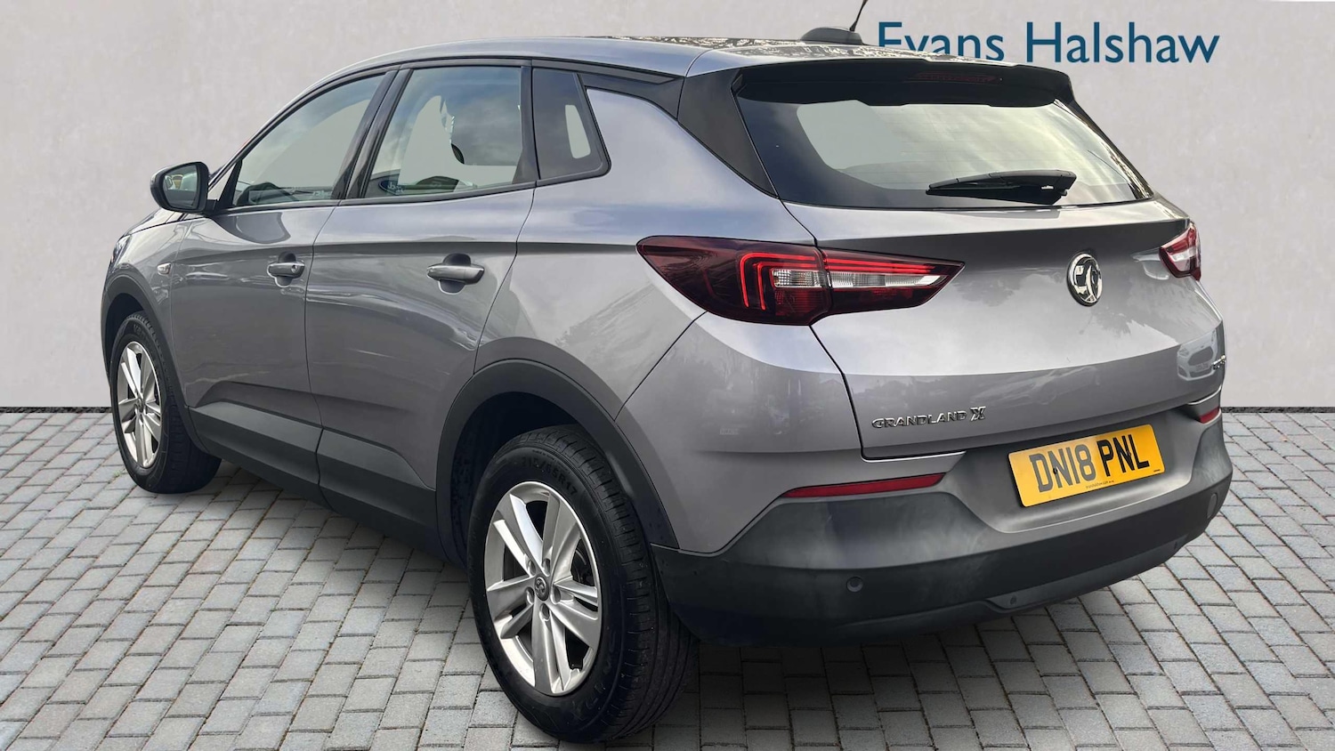 Used Vauxhall Grandland X 2018 for sale - 76378804: Photo 2