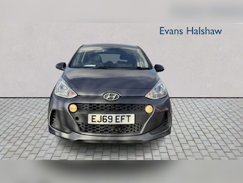 Used Hyundai i10 2019 for sale - 77698811: Photo