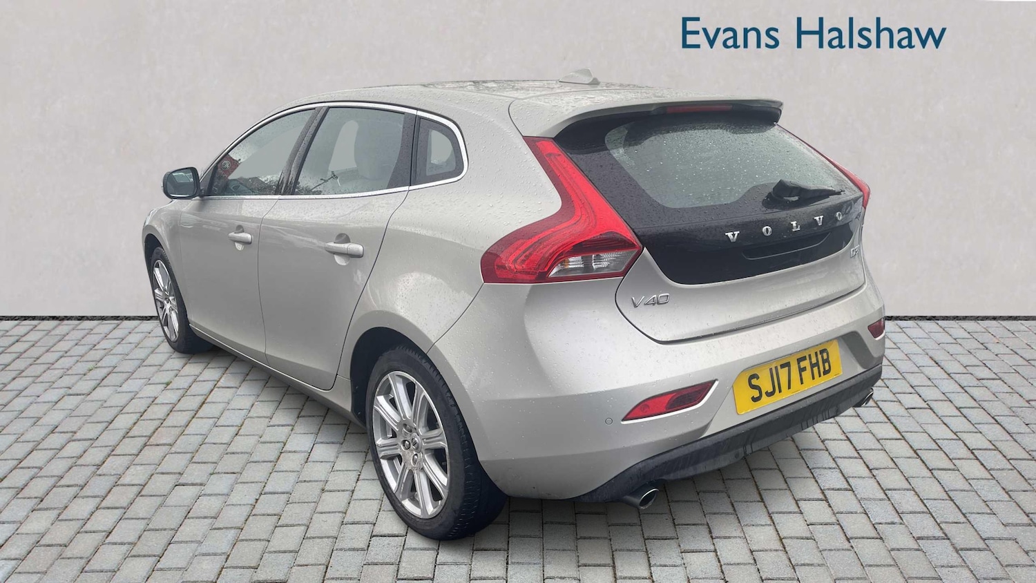 Used Volvo V40 2017 for sale - 77500453: Photo 4