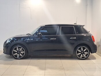 Used MINI Hatch 2022 for sale - 77358062: Photo