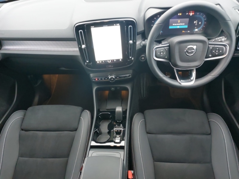 Used Volvo XC40 2025 for sale - 76589598: Photo 2