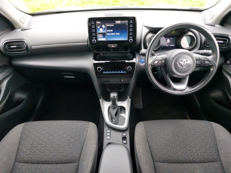 Used Toyota Yaris Cross 2022 for sale - 77020779: Photo 2