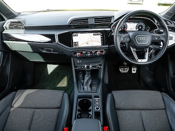Used Audi Q3 2023 for sale - 75946106: Photo