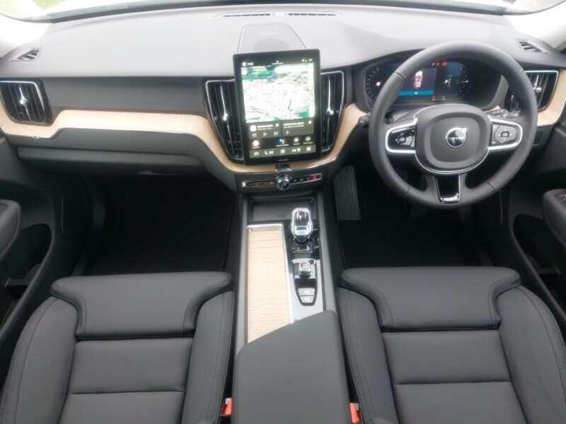 Used Volvo XC60 2025 for sale - 77955936: Photo 2