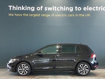 Used Volkswagen Golf 2019 for sale - 76492654: Photo