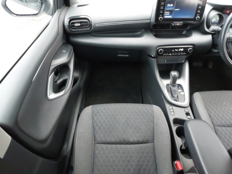 Used Toyota Yaris 2023 for sale - 77325792: Photo 10