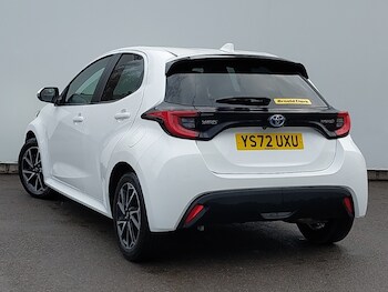 Used Toyota Yaris 2023 for sale - 77325792: Photo