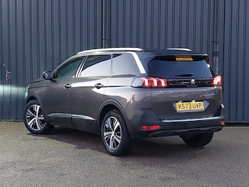 Used Peugeot 5008 2023 for sale - 77004108: Photo